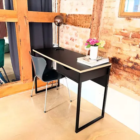 아파트 Charming Basement *